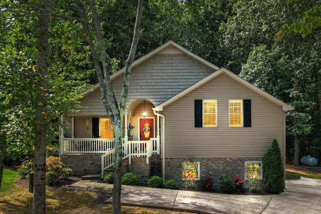 view of front of home with covered porch