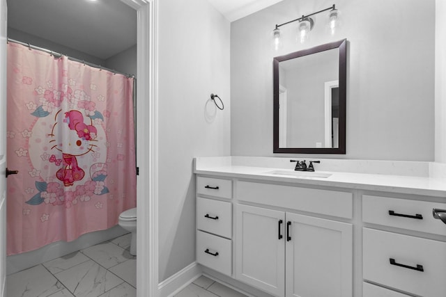 full bath featuring marble finish floor, shower / bath combination with curtain, toilet, vanity, and baseboards