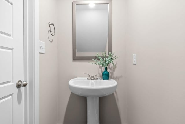 148 Cardinal Crk, Clarksville, TN 37040 - view of bathroom