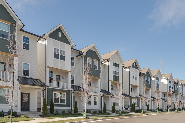 view of building exterior featuring a residential view