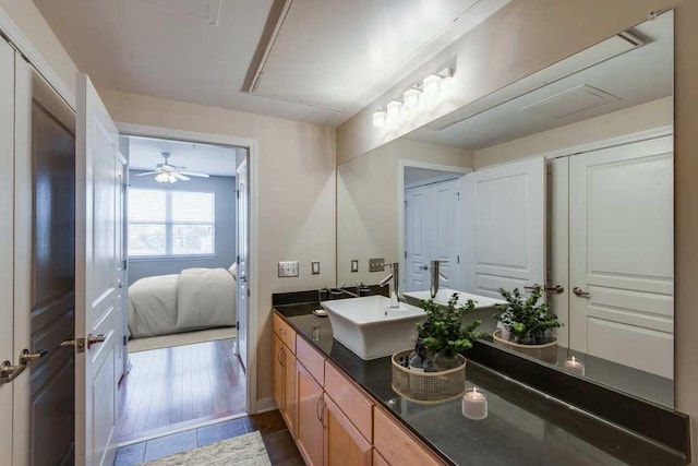 3000 Vanderbilt Pl Unit 421, Nashville, TN 37212 - bathroom featuring ensuite bath, a ceiling fan, and vanity