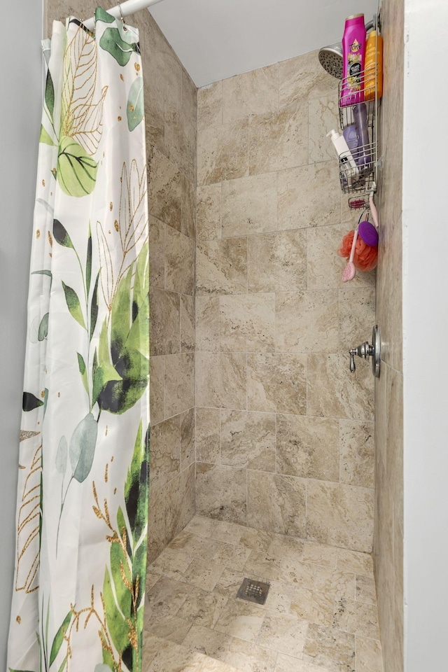 details featuring a tile shower