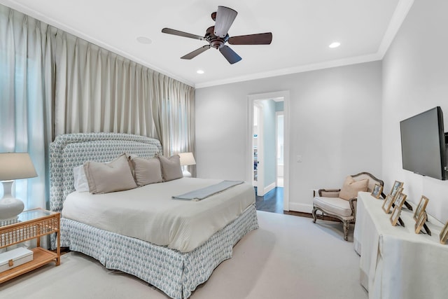 bedroom featuring crown molding, recessed lighting, a ceiling fan, wood finished floors, and baseboards