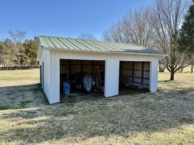 view of detached garage