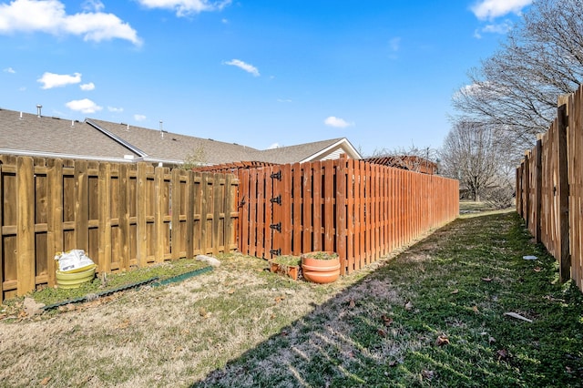 view of yard featuring fence