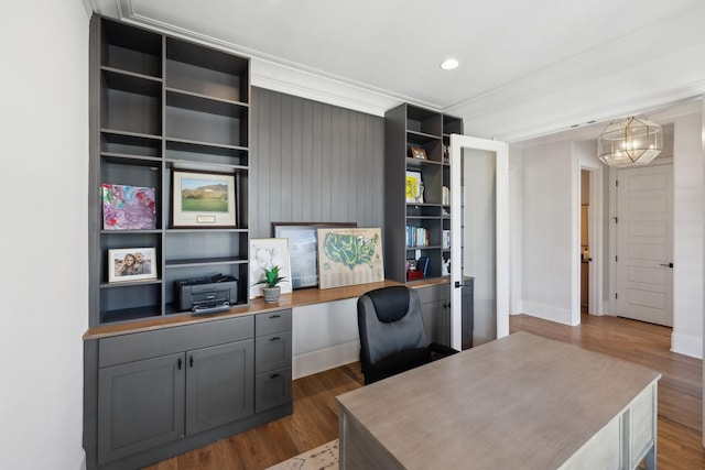 office with crown molding, baseboards, dark wood-type flooring, and recessed lighting