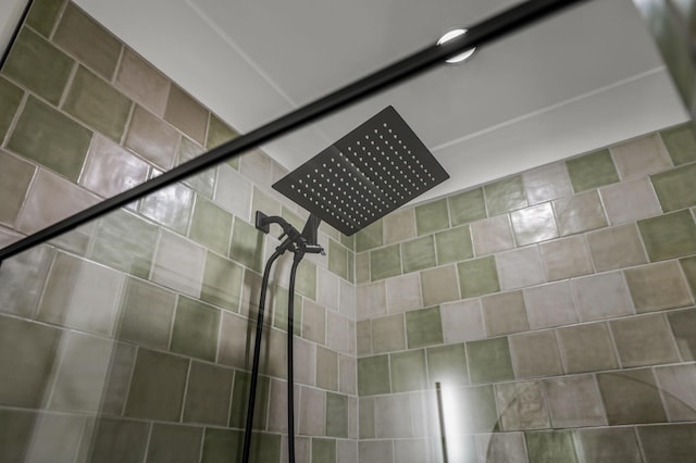 details featuring a tile shower