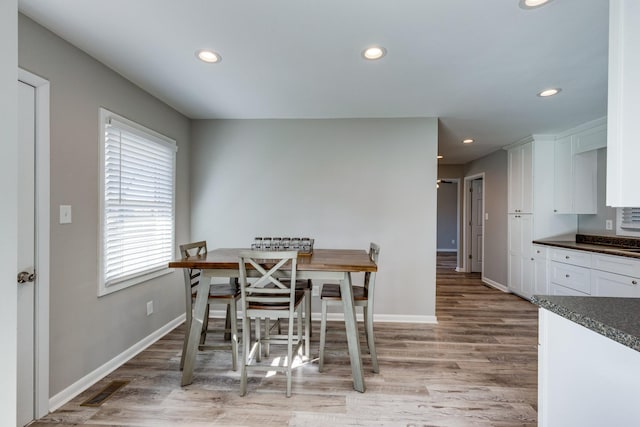1311 Bel Aire Dr, Tullahoma, TN 37388 - dining room featuring recessed lighting, baseboards, and light wood finished floors