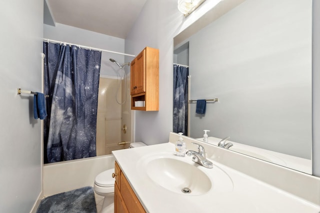 full bath with shower / bath combination with curtain, vanity, and toilet