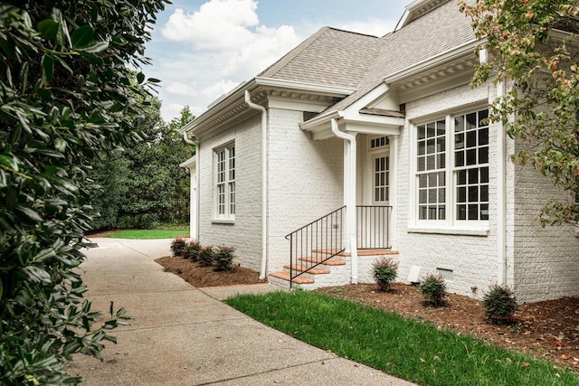 5042 Hill Place Dr, Nashville, TN 37205 - entrance to property with concrete driveway, brick siding, crawl space, and a shingled roof