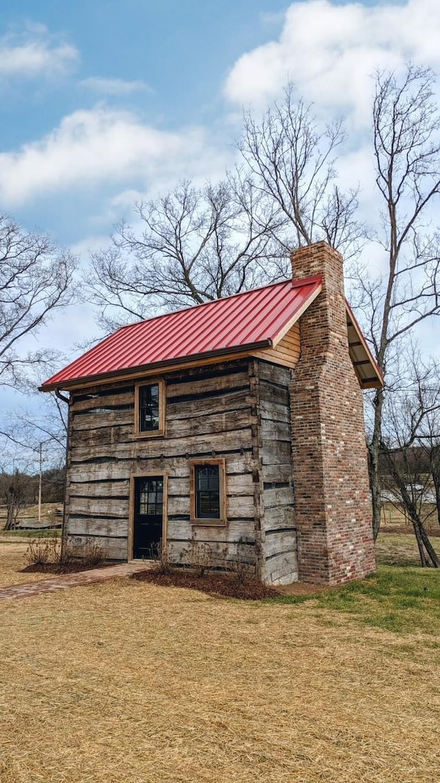 view of outbuilding featuring an outbuilding