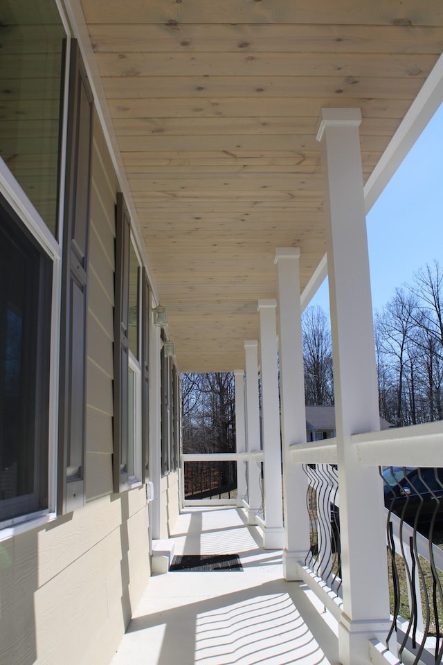 view of patio / terrace with covered porch