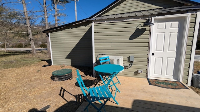 view of outbuilding