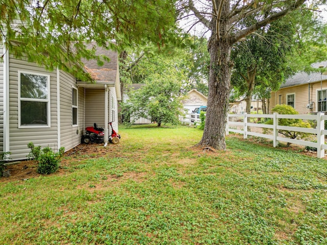 view of yard featuring fence