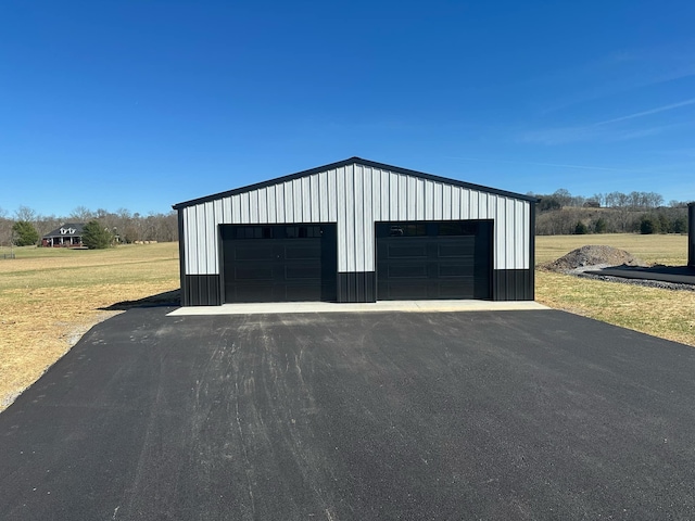 view of detached garage