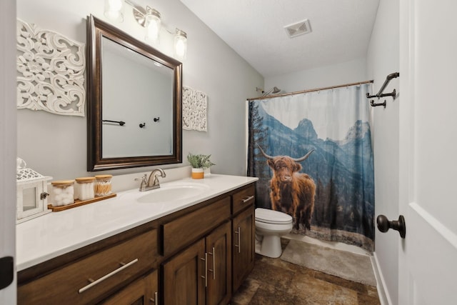 bathroom with a shower with shower curtain, visible vents, vanity, and toilet