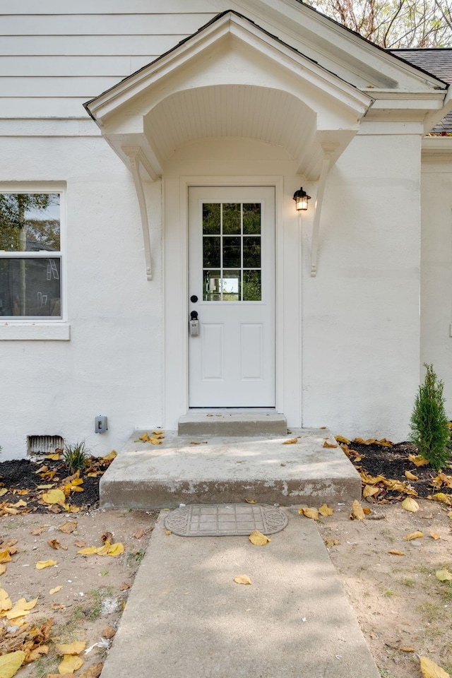 doorway to property with crawl space