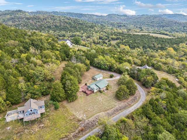 bird's eye view with a view of trees