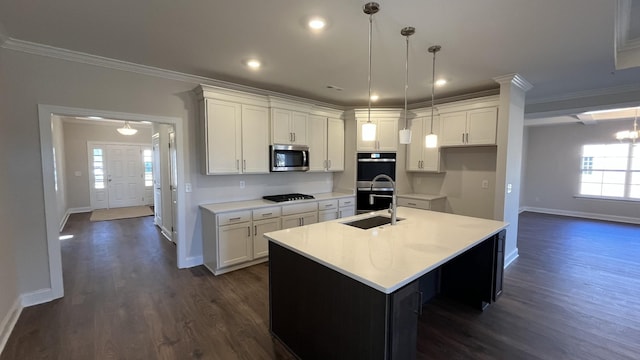 kitchen featuring stainless steel appliances, baseboards, dark wood-type flooring, crown molding, and recessed lighting