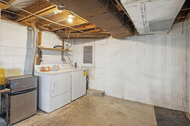 laundry room with laundry area and washer and dryer