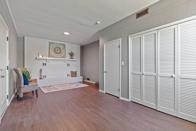 100 Eleazer Dr, Dickson, TN 37055 - sitting room with visible vents, baseboards, and wood finished floors