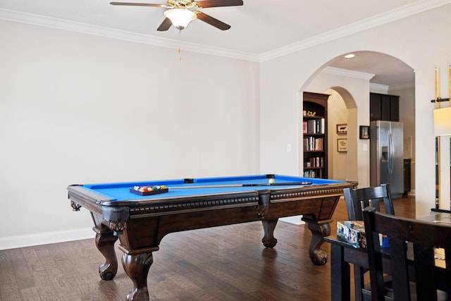 rec room featuring recessed lighting, ornamental molding, a ceiling fan, wood finished floors, and baseboards