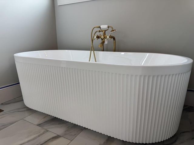 279 Hammock Dr, Winchester, TN 37398 - bathroom view of a soaking tub