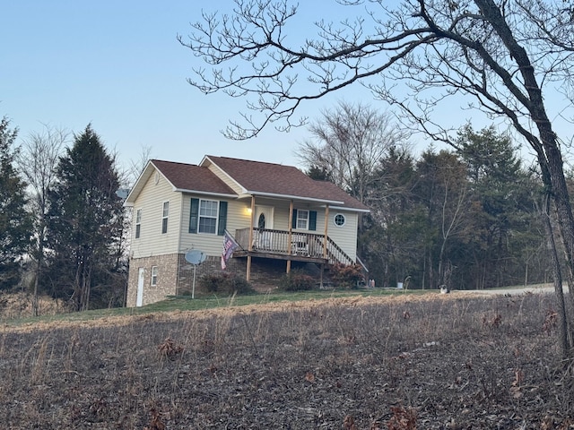 view of front of property featuring covered porch