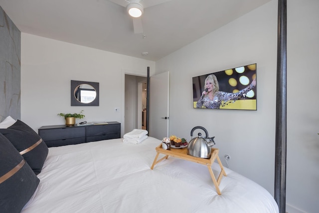 bedroom featuring a ceiling fan