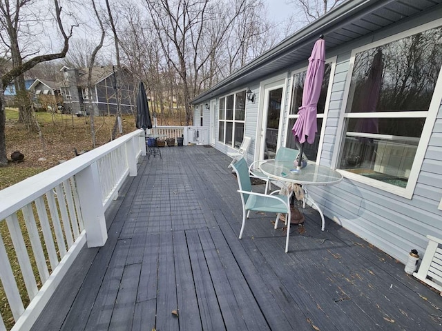 deck featuring outdoor dining space