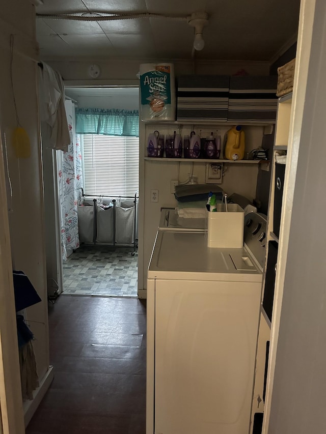 laundry room featuring laundry area and washer and clothes dryer