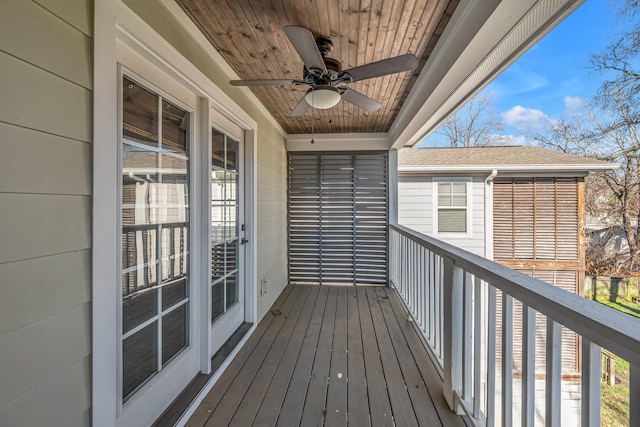 balcony featuring ceiling fan