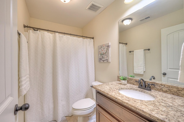 full bath featuring toilet, curtained shower, vanity, and visible vents