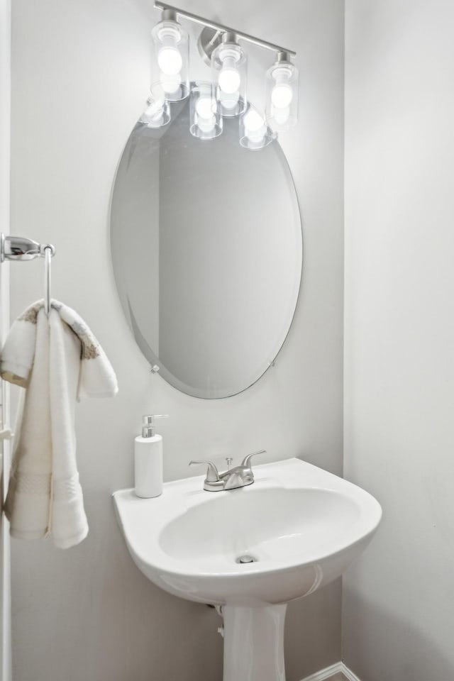 806 Warrington Ct, Gallatin, TN 37066 - bathroom with a sink