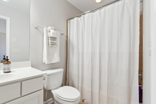 806 Warrington Ct, Gallatin, TN 37066 - bathroom with vanity, curtained shower, and toilet