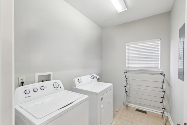 806 Warrington Ct, Gallatin, TN 37066 - laundry area with laundry area, light tile patterned floors, visible vents, and independent washer and dryer