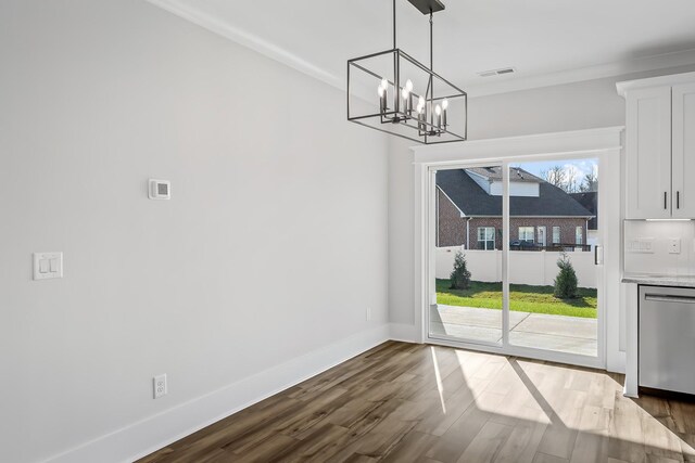 dining area featuring an inviting chandelier, visible vents, baseboards, and dark wood-type flooring