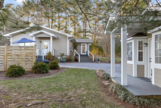 view of yard featuring fence