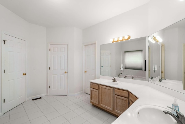6545 Chessington Dr, Nashville, TN 37221 - full bath featuring double vanity, visible vents, and a sink