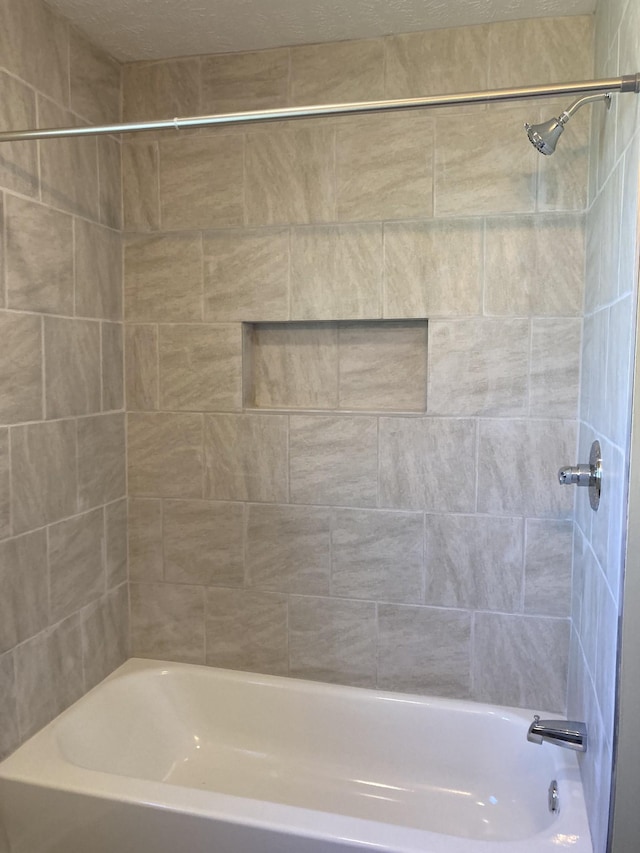 full bathroom with bathtub / shower combination