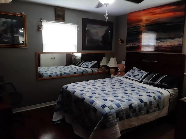 bedroom with ceiling fan