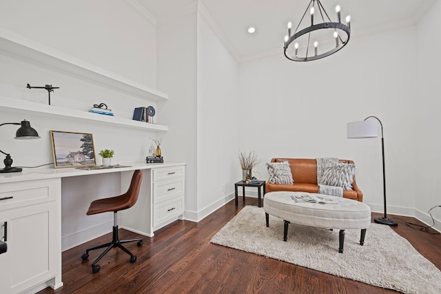 office space featuring recessed lighting, baseboards, dark wood-style floors, built in desk, and crown molding