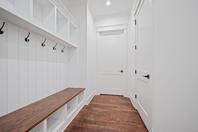 mudroom with dark wood-style flooring, recessed lighting, and crown molding