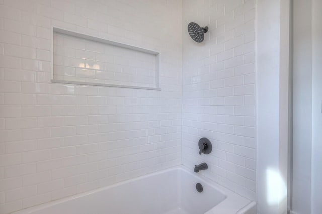 full bathroom featuring washtub / shower combination