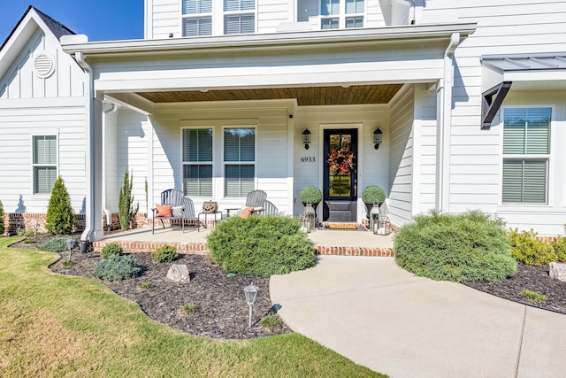 property entrance with a porch