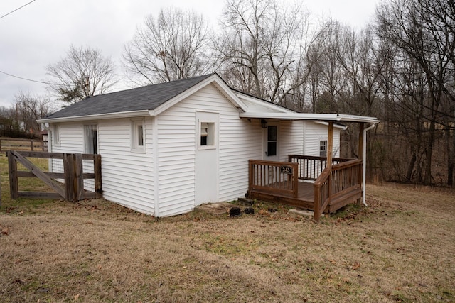 exterior space featuring fence