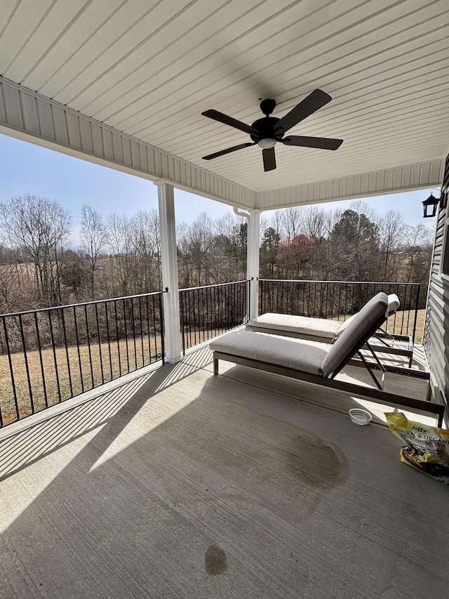 deck with a ceiling fan