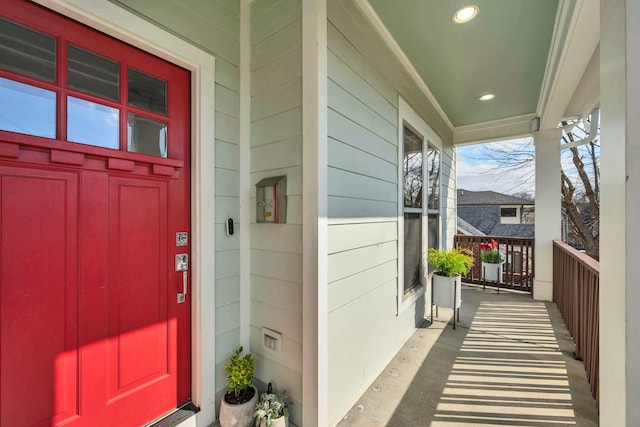 doorway to property with covered porch