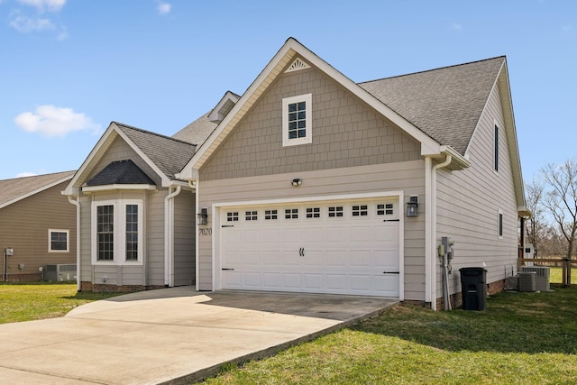 view of front facade featuring driveway, central air condition unit, a front lawn, and roof with shingles