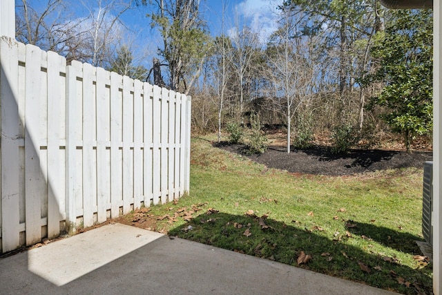 view of yard with a patio